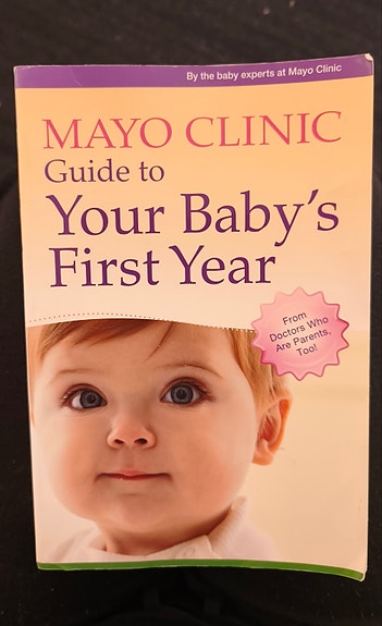 Mayo Clinic Guide to Your Baby's First Year (English Book)