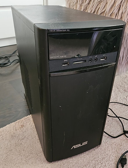 Asus i5 tietokone,wlan jne.
