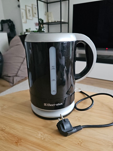 Electrolux vedenkeitin musta