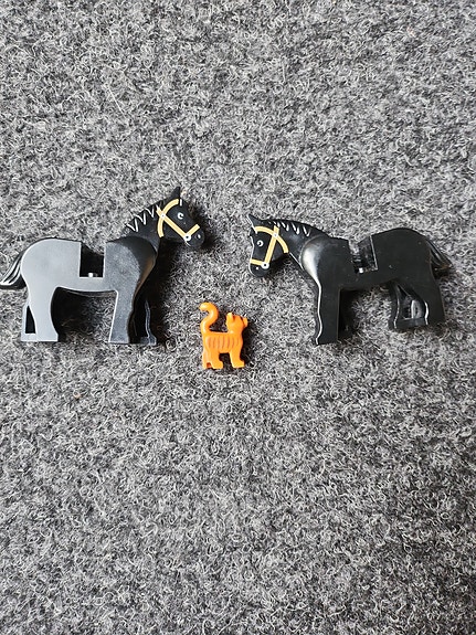lego hevoset ja kissa