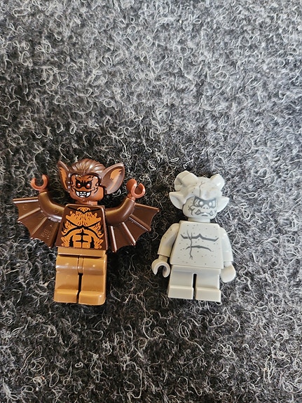 kaksi lego ukkoa