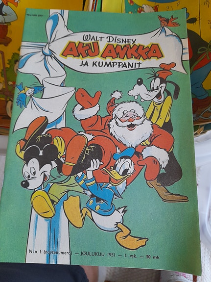 Aku Ankka ja kumppanit näytenumero 2001.