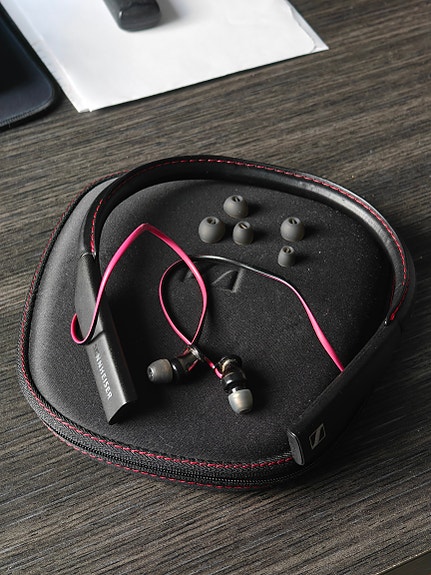 Sennheiser Momentum In-Ear Wireless kuulokkeet