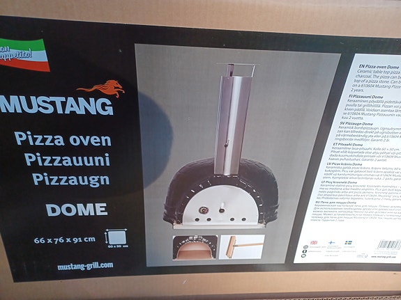 uusi Mustang Dome pizzauuni