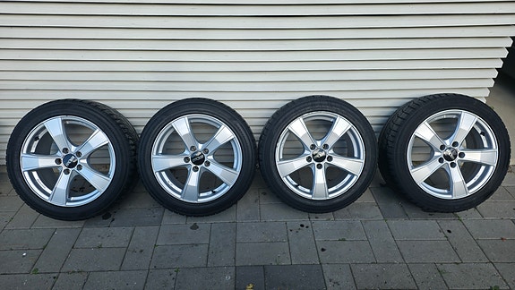 Oxxo Proteus Silver alumiinivanteet ja renkaat 17" 5-puolaiset hopea