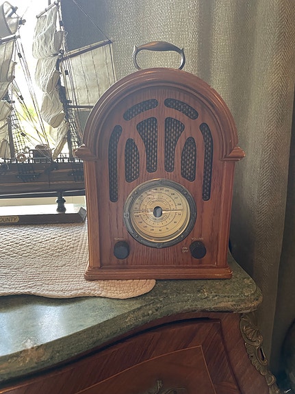M: vanhan tyylinen radio