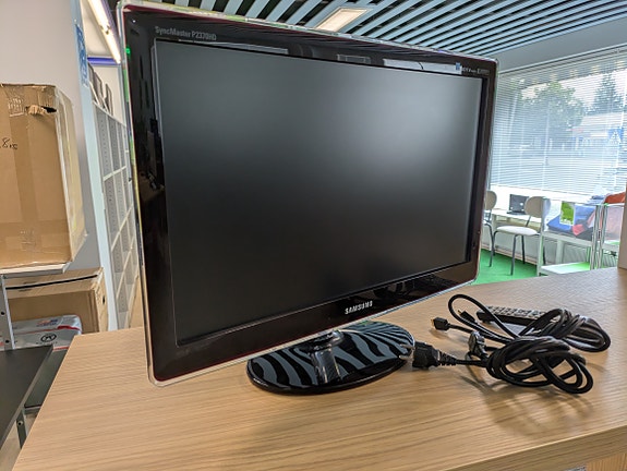 Näyttö 23" Samsung SyncMaster, SCART, FHD, kaukosäädin