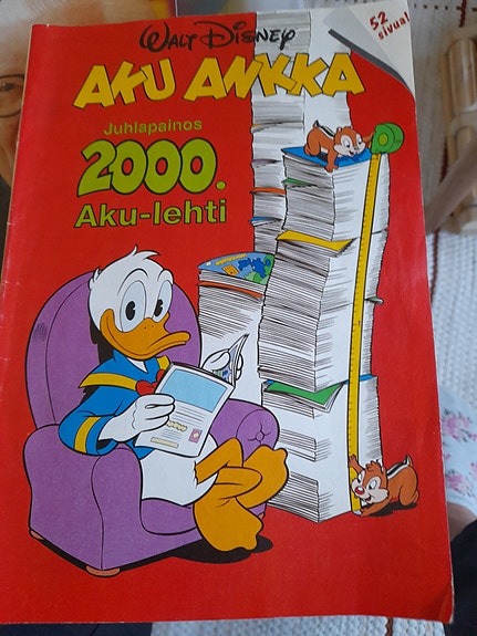 Aku Ankka juhlapainos 2000 Aku-lehti