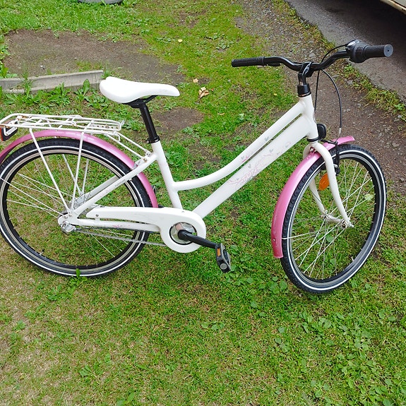 Hieno Tunturi 24" pyörä