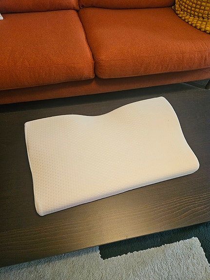 Ergonominen tyyny