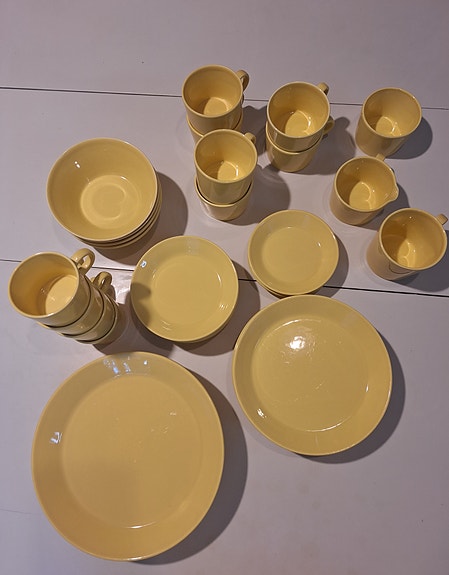 Iittala (Arabia) Teema, keltainen astiasto