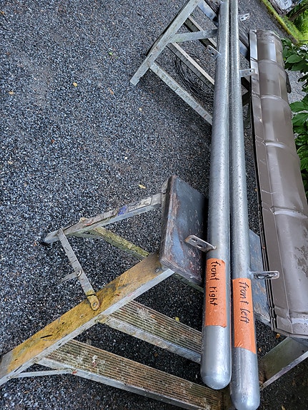 Pakettiauton Kylkiputket