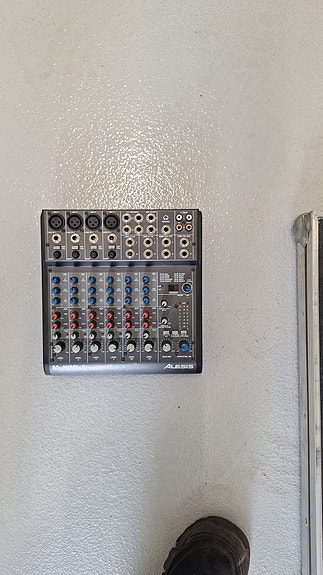 Alesis pikkumikseri