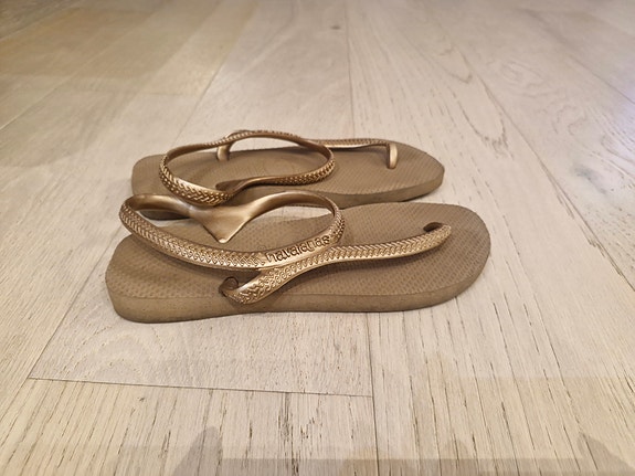 Erittäin hyväkuntoiset Havaianas sandaalit koko 36
