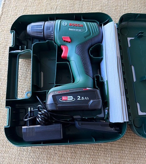 Bosch akkuporakone 18V 2,5Ah