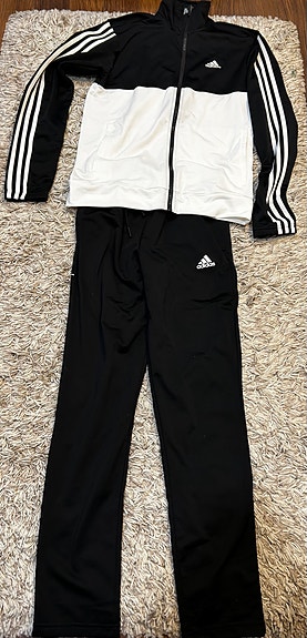 Miesten Adidas verkkapuku, koko uusi