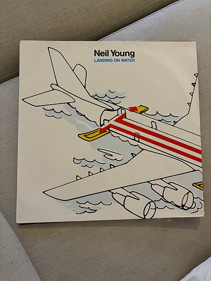 Neil Young Landing On Water vinyylilevy