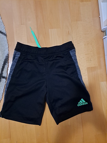 Adidas-shortsit