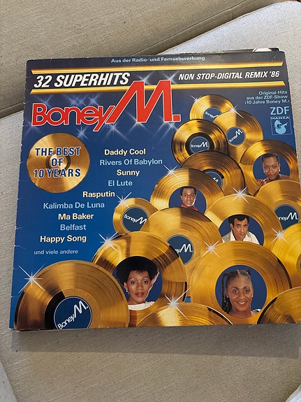 Boney M – 32 Superhits, vinyyli