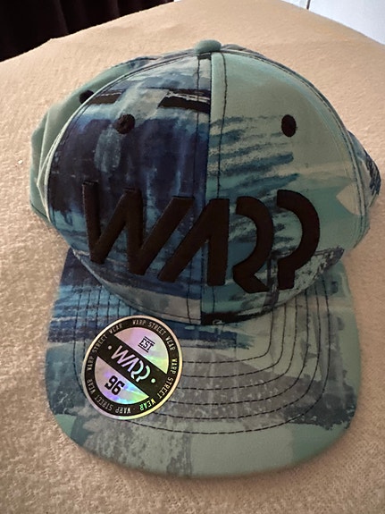 Lippis , warp street wear