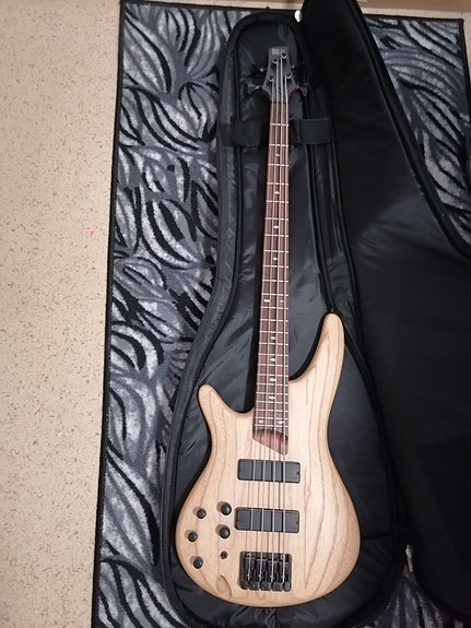 Ibanez SR600 ntf vasenkätinen basso