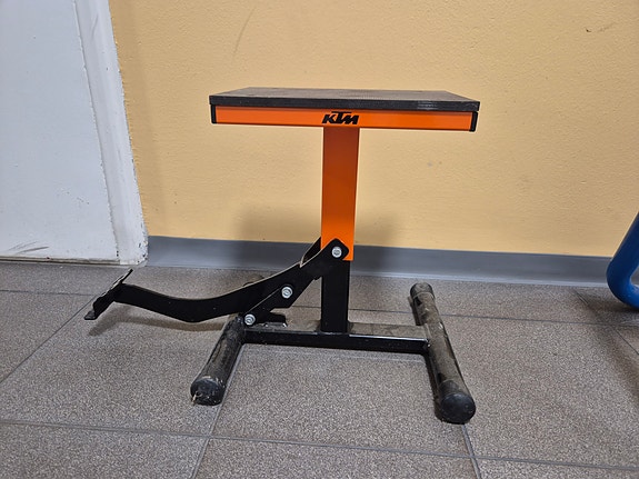 KTM nostopukki