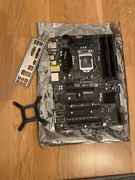 ASRock Z77 Extreme 3 + 8 gb Ballistix ddr3 1600 mhz