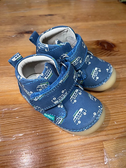 Kickers ensikengät koko 19