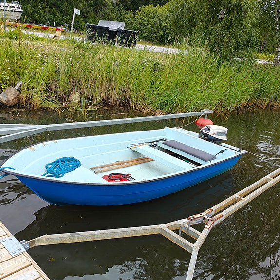 Boat and motor