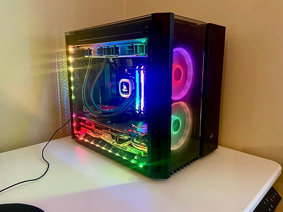 Tehokas työ/Pelikone: Ryzen 5 3600 | ASUS ROG Strix RX 5700 XT | 32 GB RAM | RGB