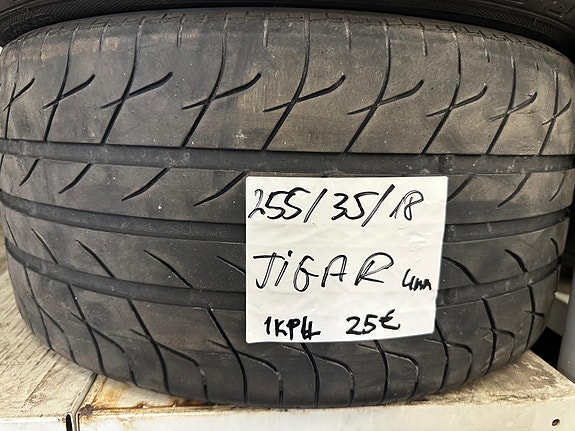 255/35R18 Tigar käytetty kesärengas