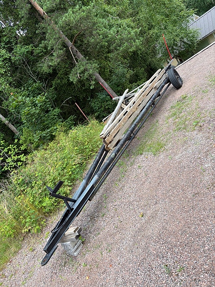 Traktorivetoinen venetraileri