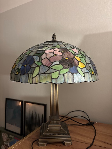 Tiffany pöytävalaisin