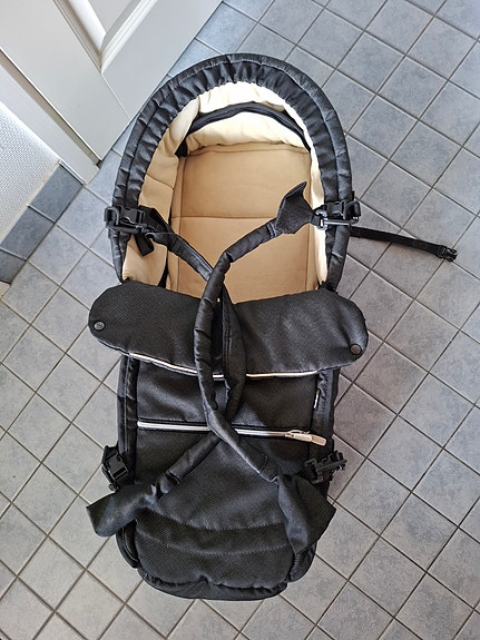 Emmaljunga vaunukoppa / kantokoppa musta