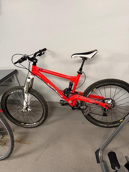 Myytävänä Commencal Meta 55