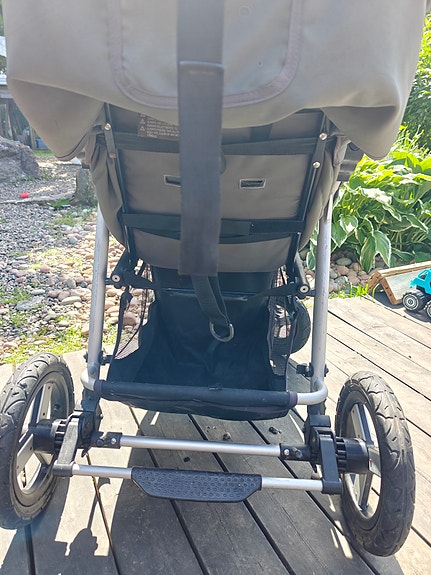 Bumbleride yhdistelmävaunut ilmakumirenkailla