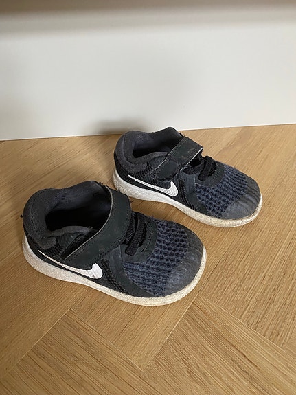 Nike lastenkengät 21
