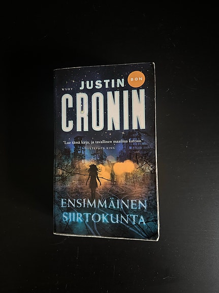 Justin Cronin Ensimmäinen siirtokunta pokkari