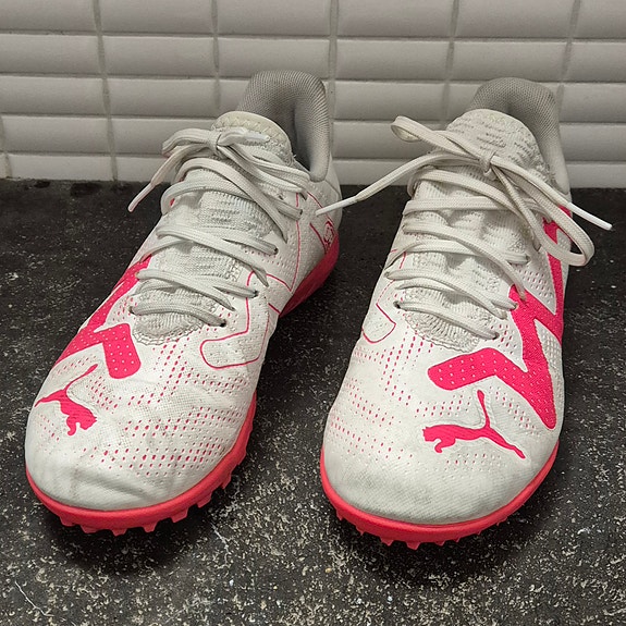 Puma jalkapallokengät, 38