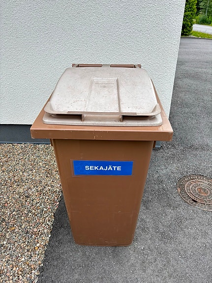 Jäteastia 240l