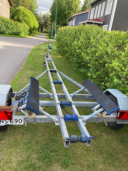Venetraileri 1800kg kats. ja rek.