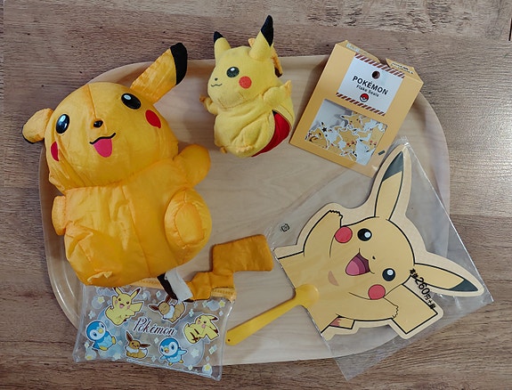 Pokemon Pikachu -tuotteita