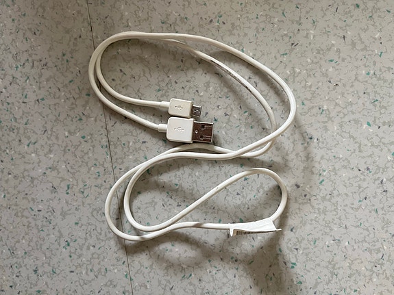 Micro-USB-latauskaapeli
