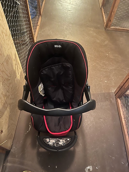 Britax Turvaistuimet  musta autoon