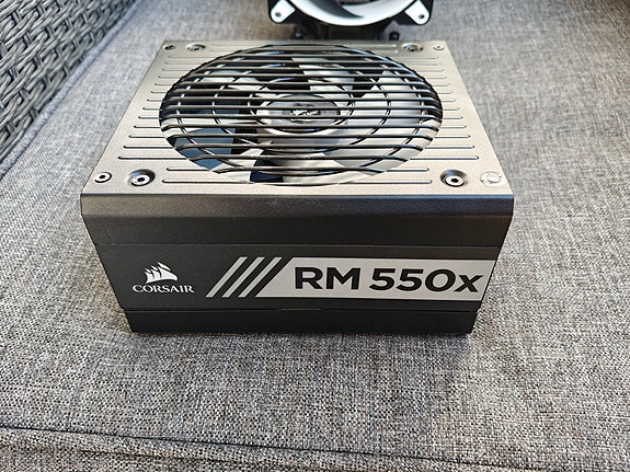 Corsair RM550x