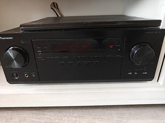 Myydään Pioneer vahvistin ja Jamo kaijuttimet