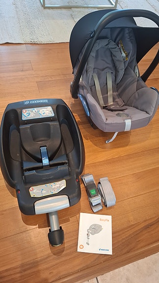 Maxi-cosi turvakaukalo ja isofix telakka