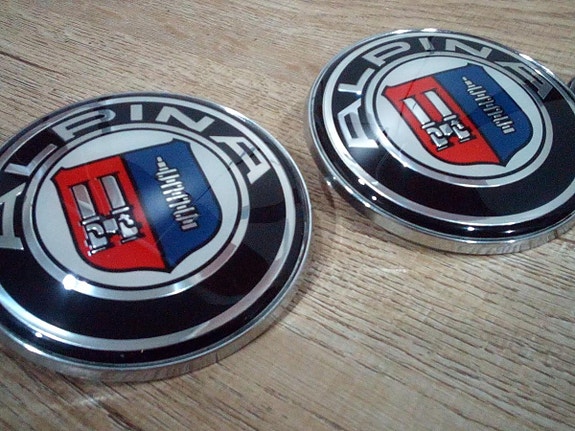 BMW Alpina merkkisarja; Konepelti + Takakontti + Ratti (82mm + 74-82mm + 45mm)