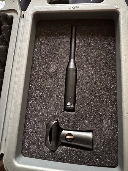 dbx RTA-M mittamikrofoni
