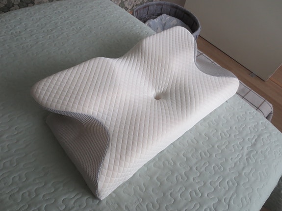 Ergonominen tyyny